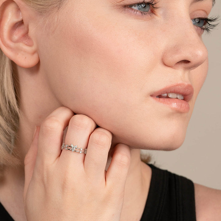 Adjustable women's butterfly ring, S925 silver with sparkling zirconia. Perfect dainty & elegant fashion jewelry.