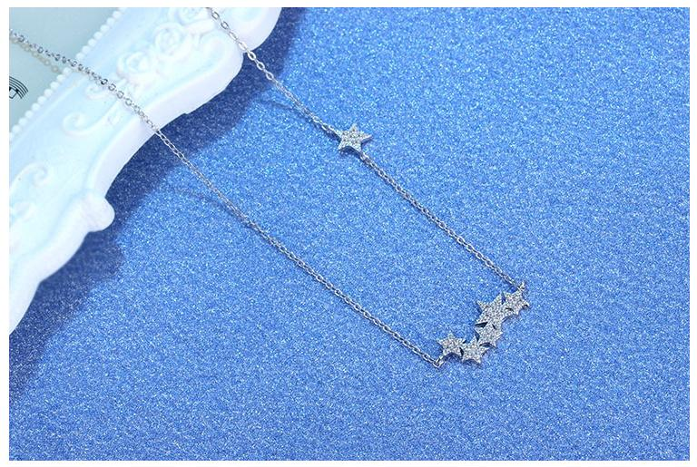 Minimalist silver star necklace for women, a simple yet elegant piece of dainty everyday jewelry.