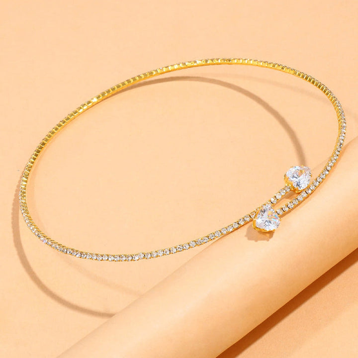 Sparkling rhinestone choker necklace for women, a dazzling elegant statement jewelry piece, adjustable & glamorous.