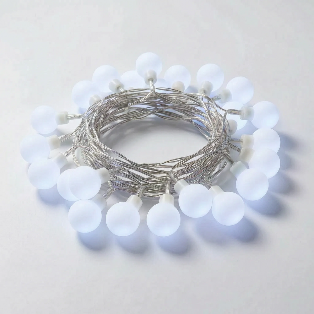 Versatile LED globe string lights with USB & battery options. Ideal decorative fairy lights for indoor and outdoor ambiance.