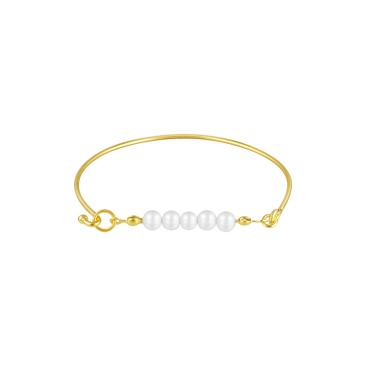 Elegant women's pearl bracelet, available in gold or silver finish. Versatile and timeless jewelry gift.