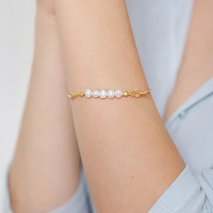 Stylish delicate pearl bracelet for her. A classic and timeless women's jewelry accessory, ideal for gifting.