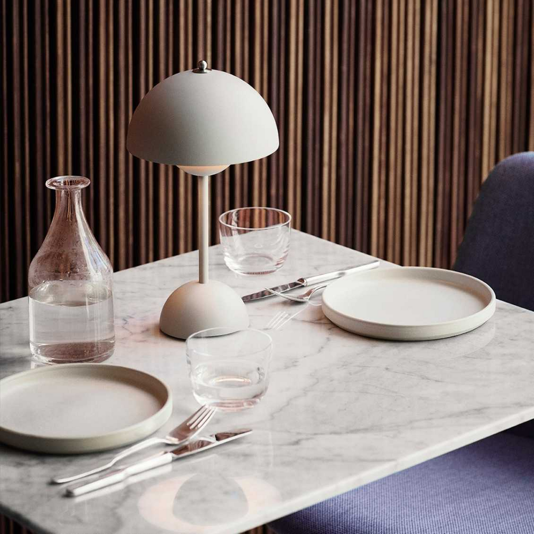 Touch-controlled dimmable LED table lamp, MoonGlow effect, perfect for reading or relaxation.