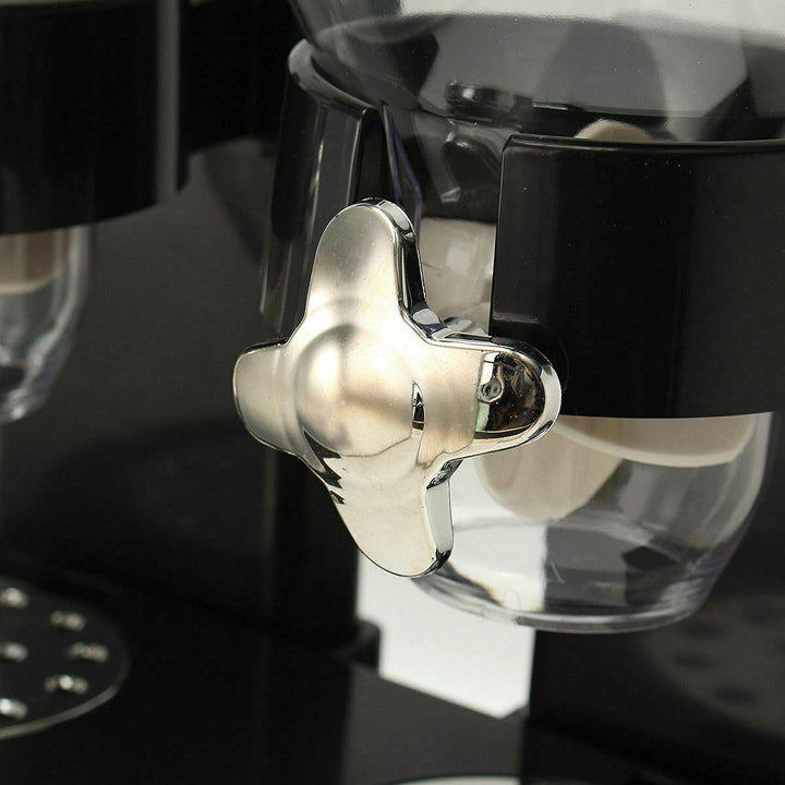Clear double snack dispenser, making breakfast and snack time easy and mess-free