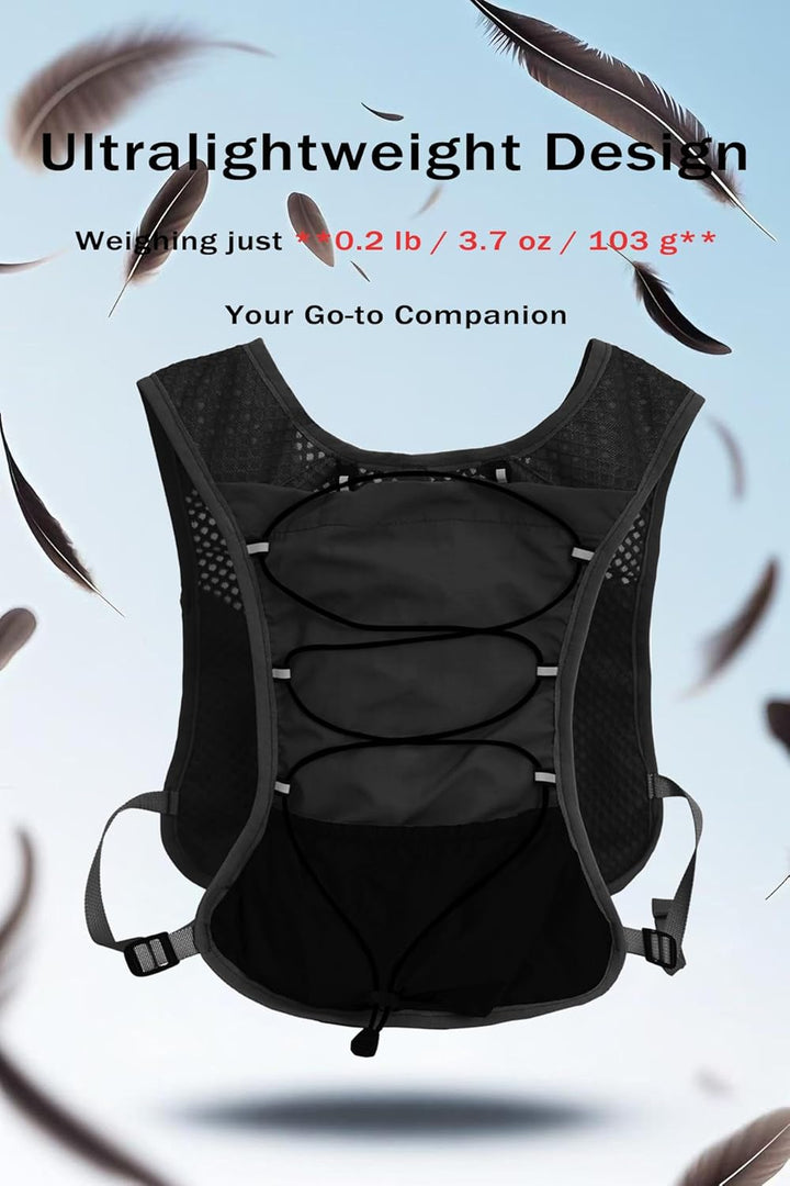 The 2L water bladder of the Dravien Ultra-Light Running Vest, flexible and leak-proof design