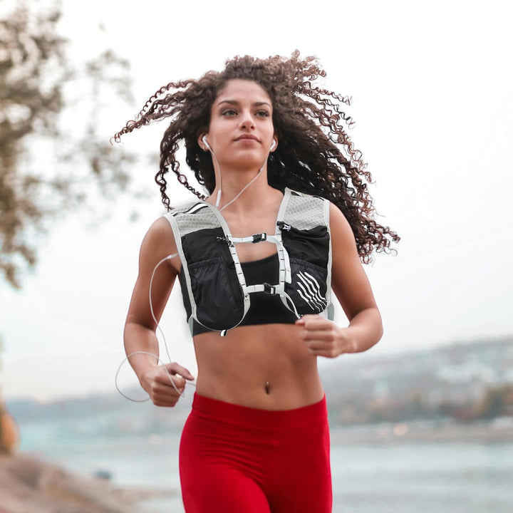 Dravien running vest with sunglasses in a designated pocket, convenient for runners