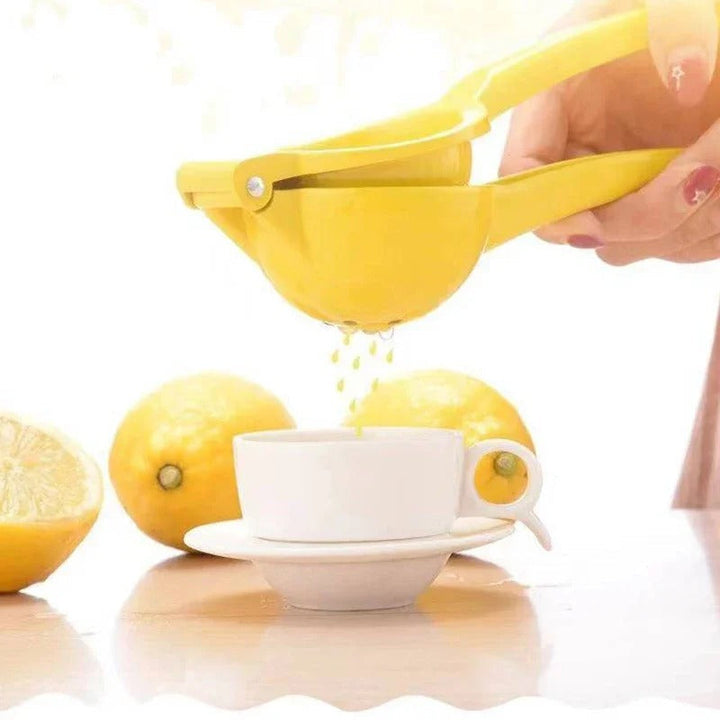 High-quality aluminum hand press juicer, designed for quick and fresh fruit juice.