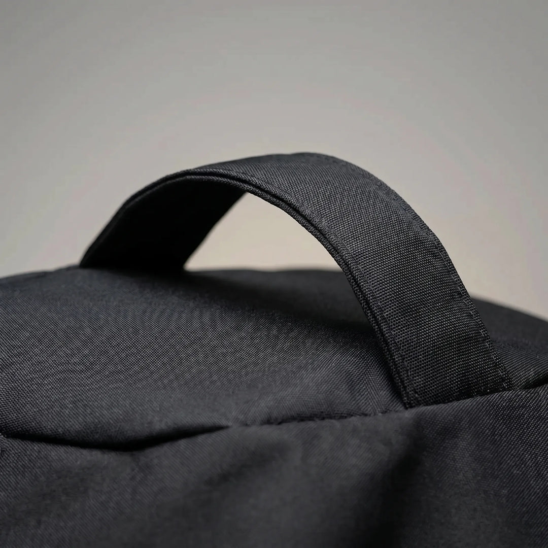 Premium cylindrical grill cover for outdoor living, offering all-weather protection for your patio barbecue.