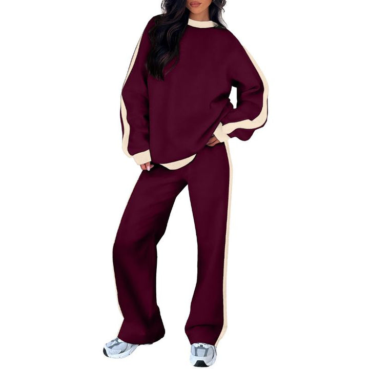 Versatile women's loungewear set, a comfortable two-piece for home or casual outings, effortless style.