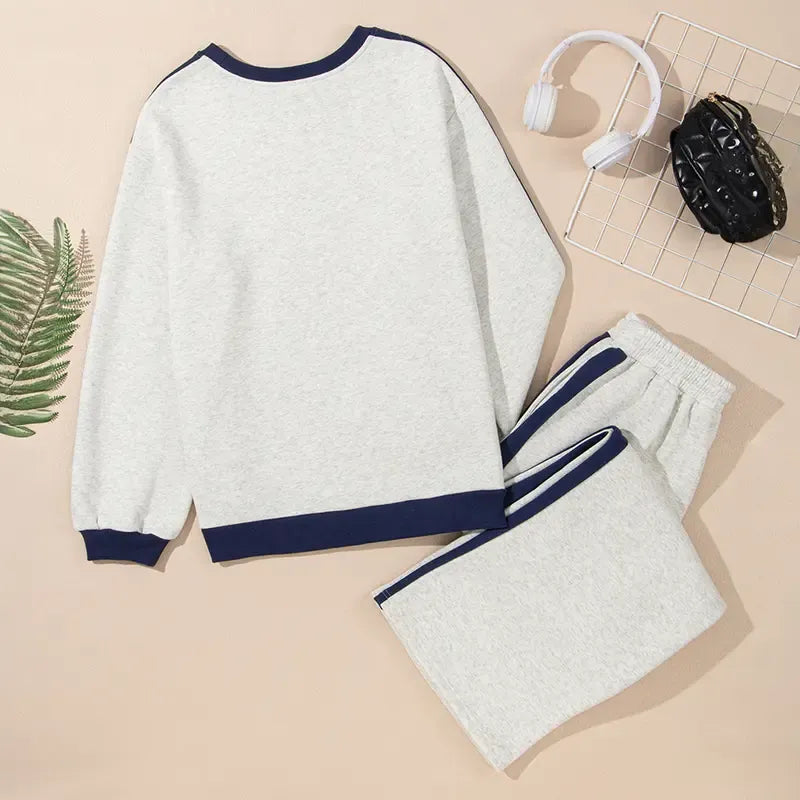 Ultra-comfortable women's lounge set, a two-piece matching loungewear for everyday chic.