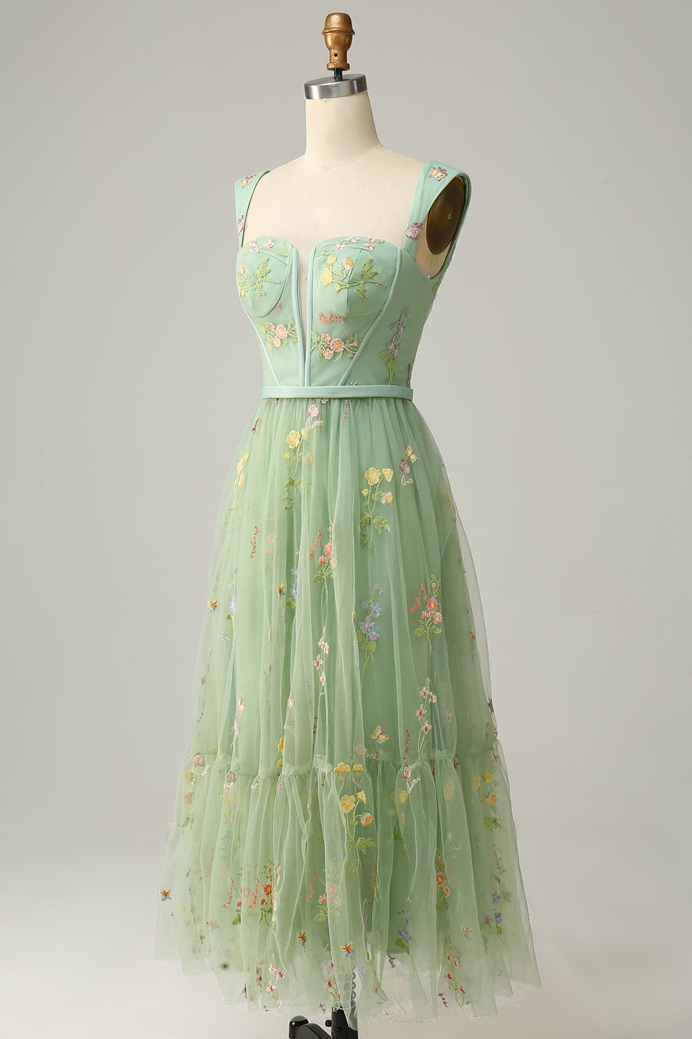 Gorgeous Anna ball gown for women. This elegant, long, embroidered A-line dress is ideal for special occasions.