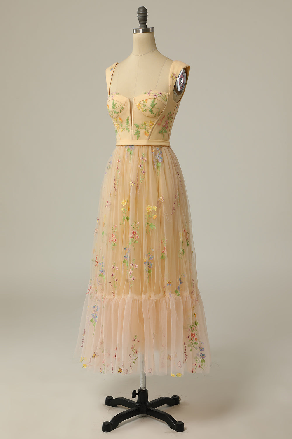Women's elegant A-line evening gown with exquisite embroidery, perfect for galas and formal parties.
