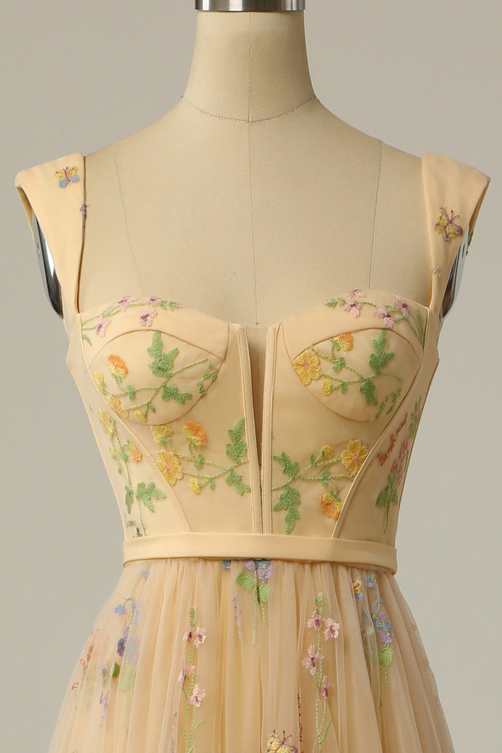 Beautiful women's embroidered long dress. An elegant A-line ball gown suitable for proms and events.