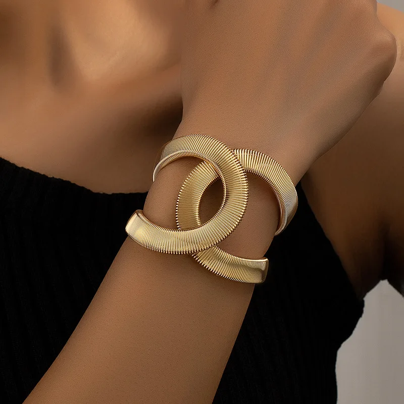 Elegant Amara women's double gold bracelet, a stylish fashion accessory