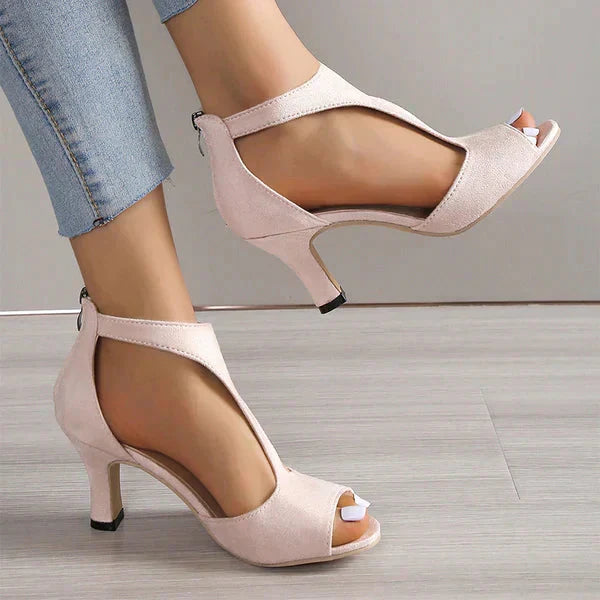 GlamStep women's heeled sandals for elegant evenings. Formal party shoes in black, ideal for special occasions.