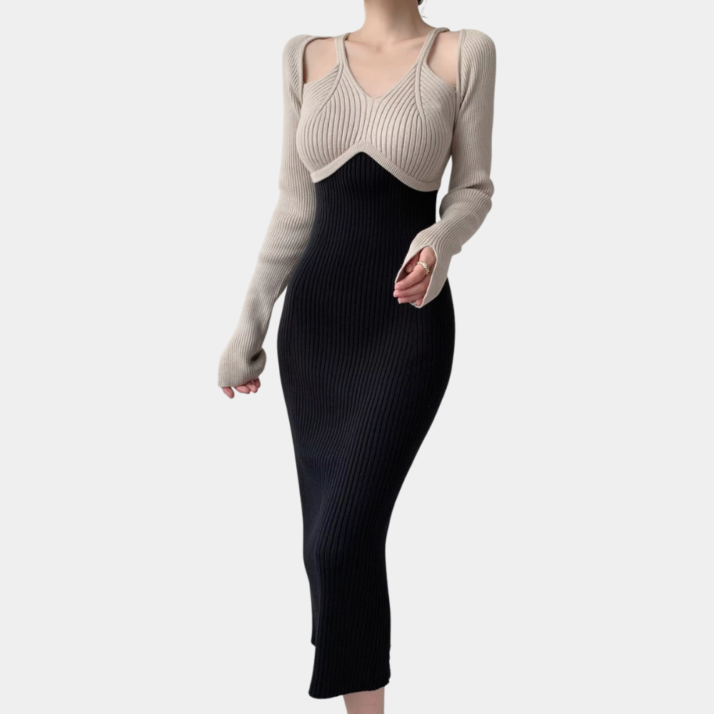 Comfortable loose-fit black maxi dress with long sleeves, ideal for fall/winter elegant modest style.