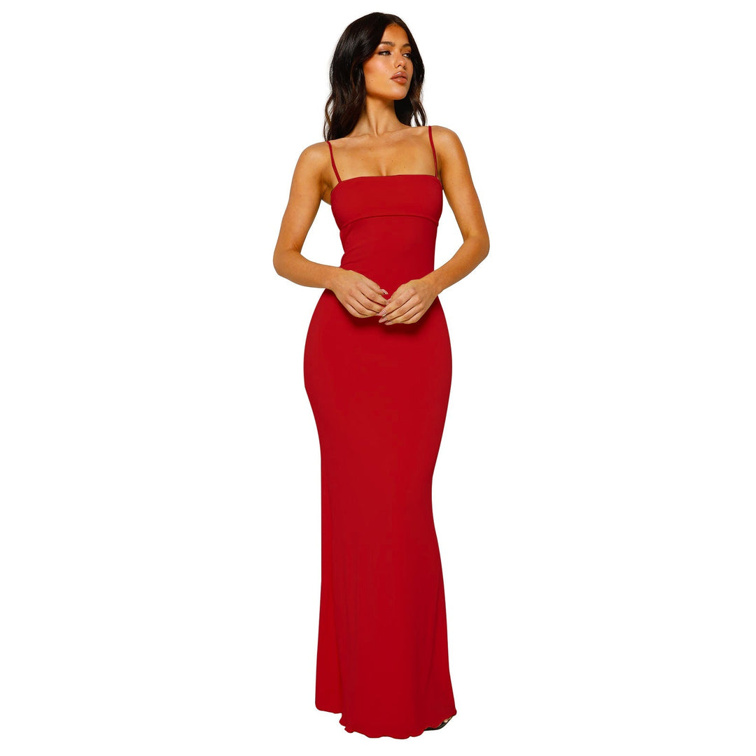 Chic women's strapless bandeau maxi. Backless evening gown, perfect for glamour.