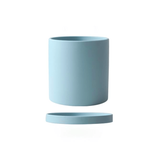 Indoor ceramic flowerpot set, includes a beautiful pot and a functional matching saucer.