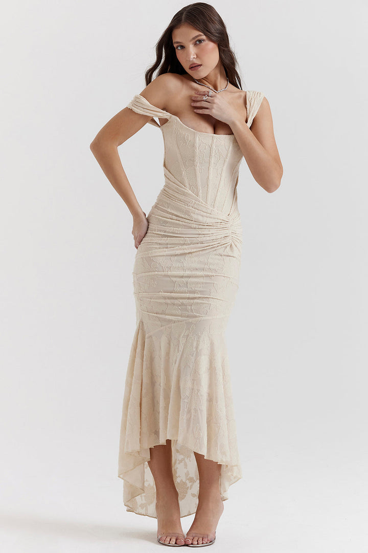 Elegant homecoming dress for women, featuring a flattering corset detail and bodycon style.