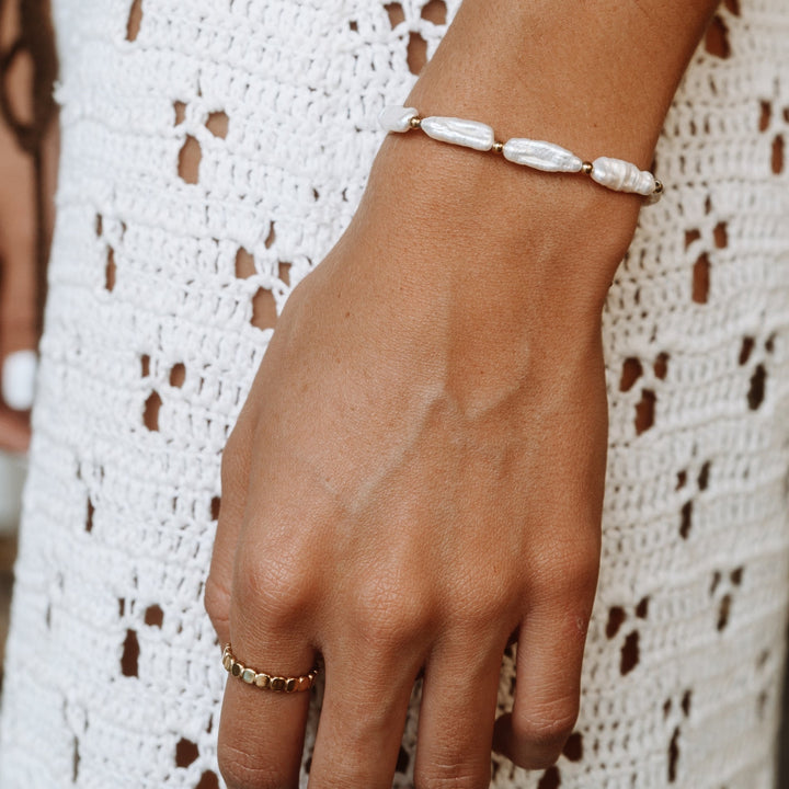 Elina beaded ring: elegant women's jewelry, hypoallergenic and waterproof, ideal for everyday style.
