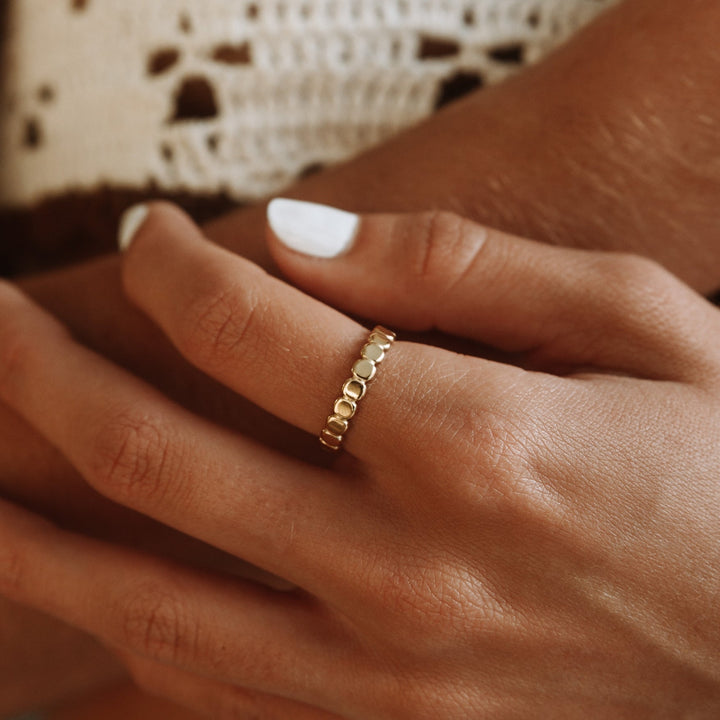 Women's elegant beaded ring, "Elina," suitable for everyday wear. Gold & silver options available, waterproof.