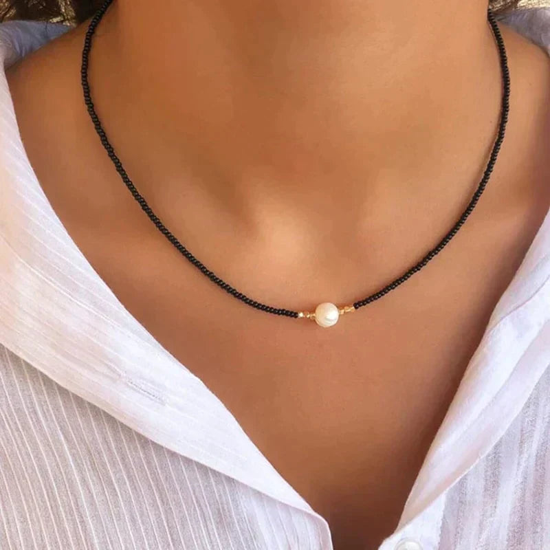 Luminous freshwater pearl necklace, adjustable for women's elegant jewelry and versatile fashion.