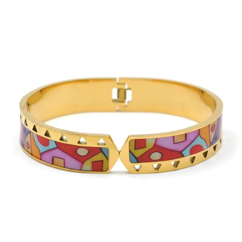 Sparkling geode and gold cuff bracelet, an elegant and stylish women's accessory.