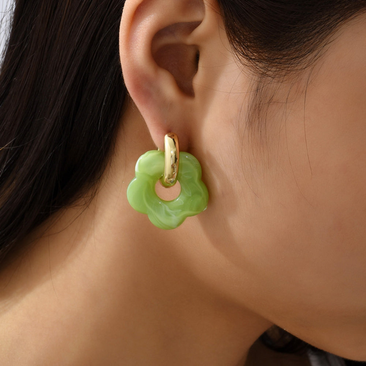 Hypoallergenic gold flower earrings, 'Valeria' style, a perfect jewelry gift.