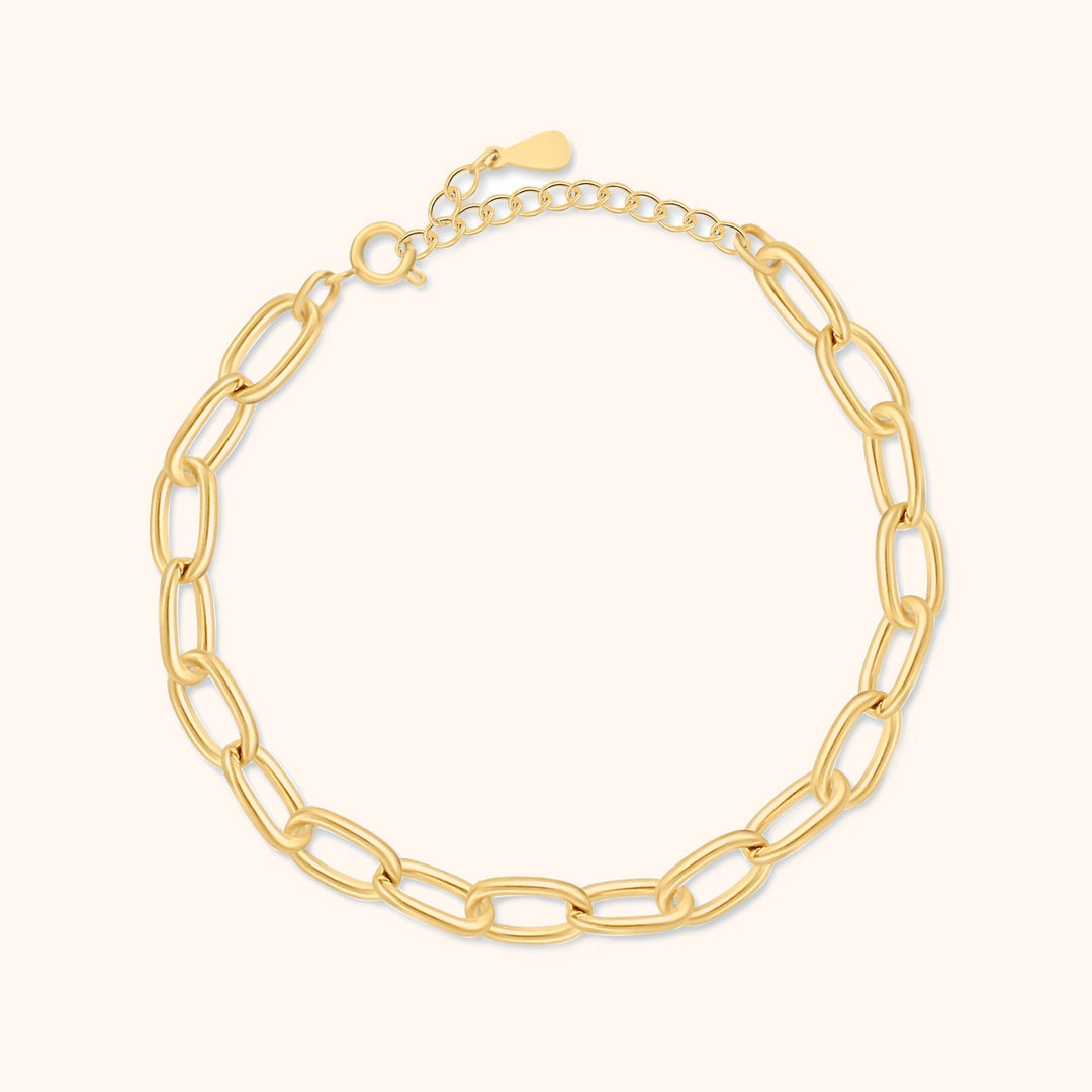 Elegant gold timeless link chain bracelet for women, perfect fashion accessory or gift