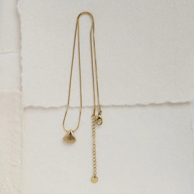 Lilac flower and golden scallop necklace for women, an elegant natural design perfect as a gift for her.
