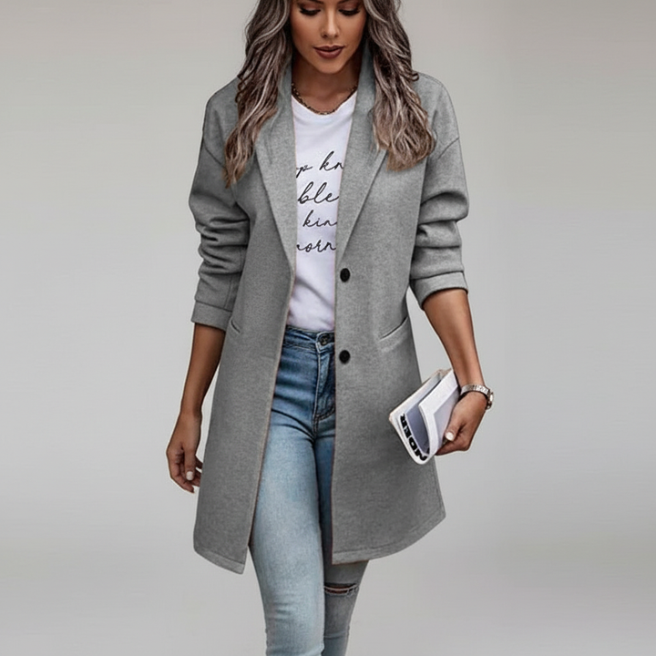 Fashionable longline winter jacket for women, combining warmth and elegance in a timeless, stylish design.