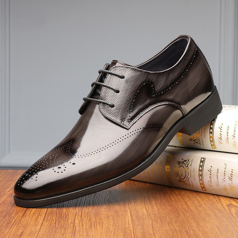 Sophisticated men's brogue footwear, designed for maximum comfort & timeless style at weddings & formal gatherings.