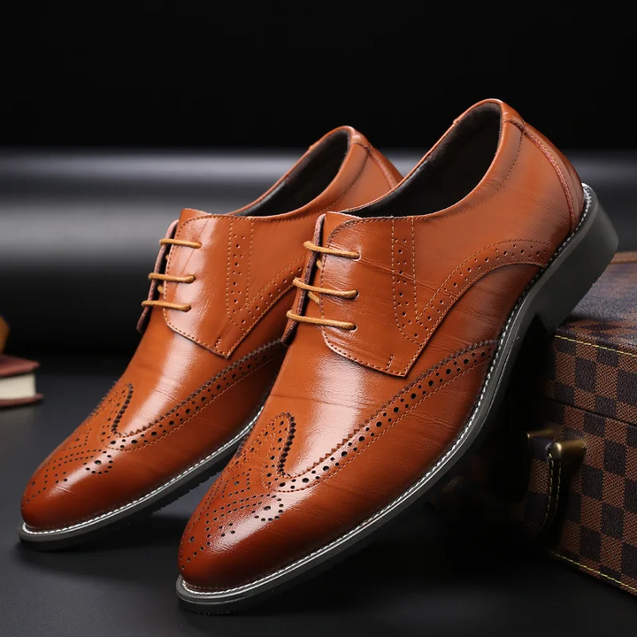 Stylish men's lace-up leather brogue oxford dress shoes, durable & comfortable for business & formal wear.