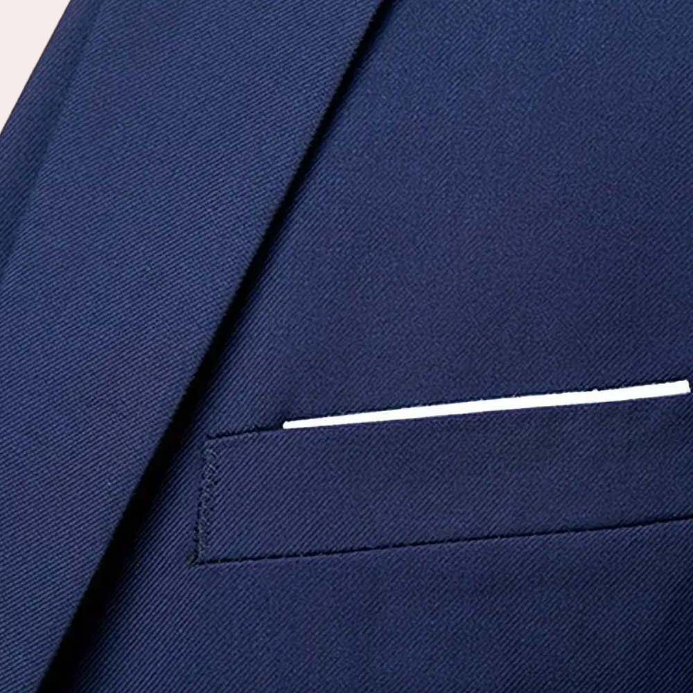 Stylish men's three-piece wedding suit in a slim fit. Ideal formal attire for grooms, guests, and special celebrations.