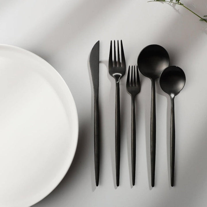 Essential minimalist cutlery set, perfect for modern kitchen and dining.