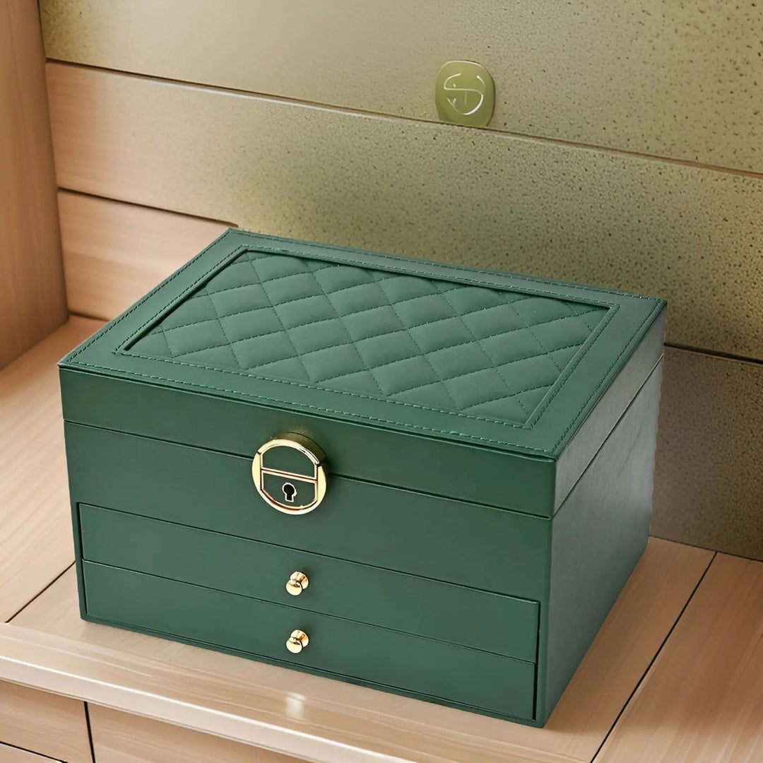 Stylish women's jewelry storage box, multi-layered design in elegant PU leather. A perfect gift.