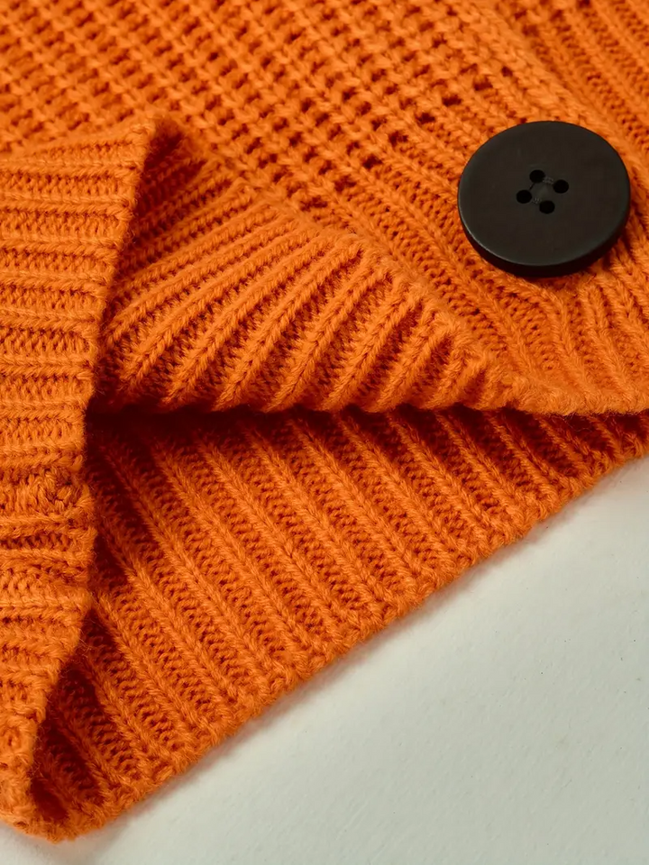 Stylish women's elegant oversized cardigan, perfect for casual or dressed-up looks.