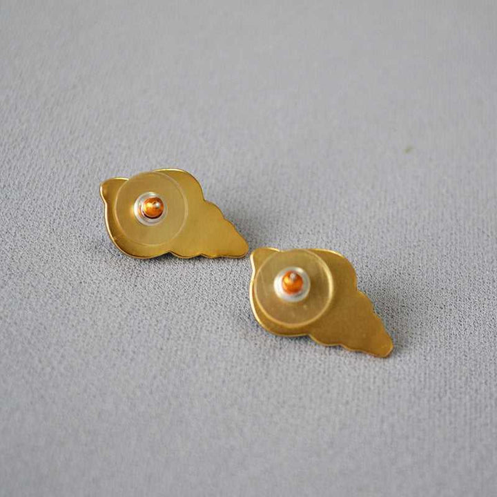 Fashionable sea blue shell drop earrings, ideal jewelry for women who love vintage style.
