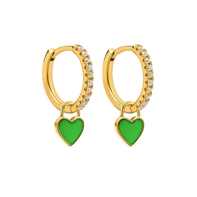 Elegant women's hoops in silver, a classic choice for everyday fashion.