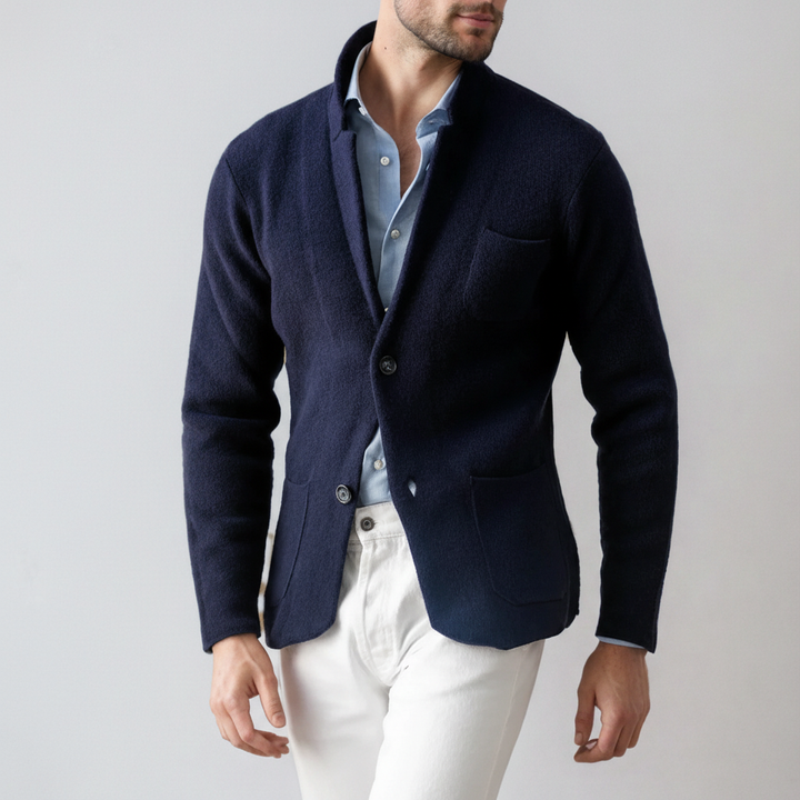 Slim fit men's blazer with two buttons, suitable for elegant and modern menswear style