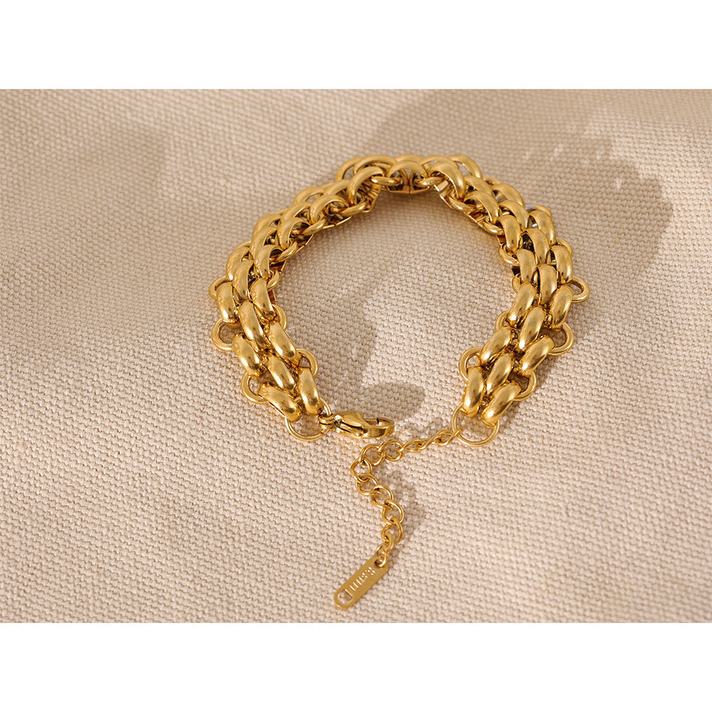 Chic gold plated sterling silver charm bracelet for women, elegant, dainty, adjustable, ideal elegant jewelry.