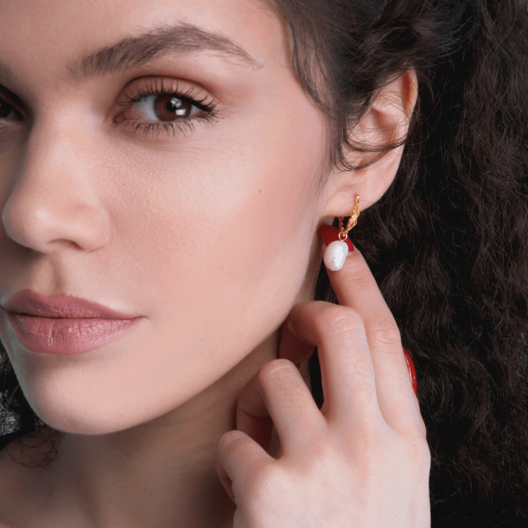 Women's Vivienne natural pearl drop earrings, an elegant & classic jewelry gift for her, featuring gold-plated 925 silver.