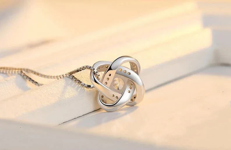 Adjustable 925 silver four-leaf clover necklace for women, perfect fine jewelry for daily elegance & luck.