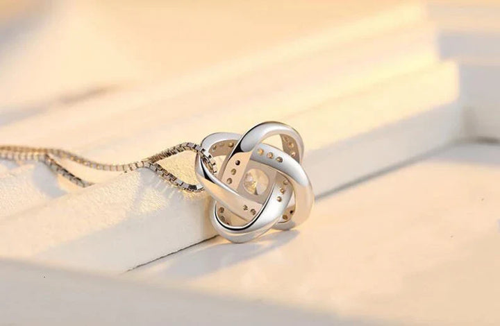 Adjustable 925 silver four-leaf clover necklace for women, perfect fine jewelry for daily elegance & luck.