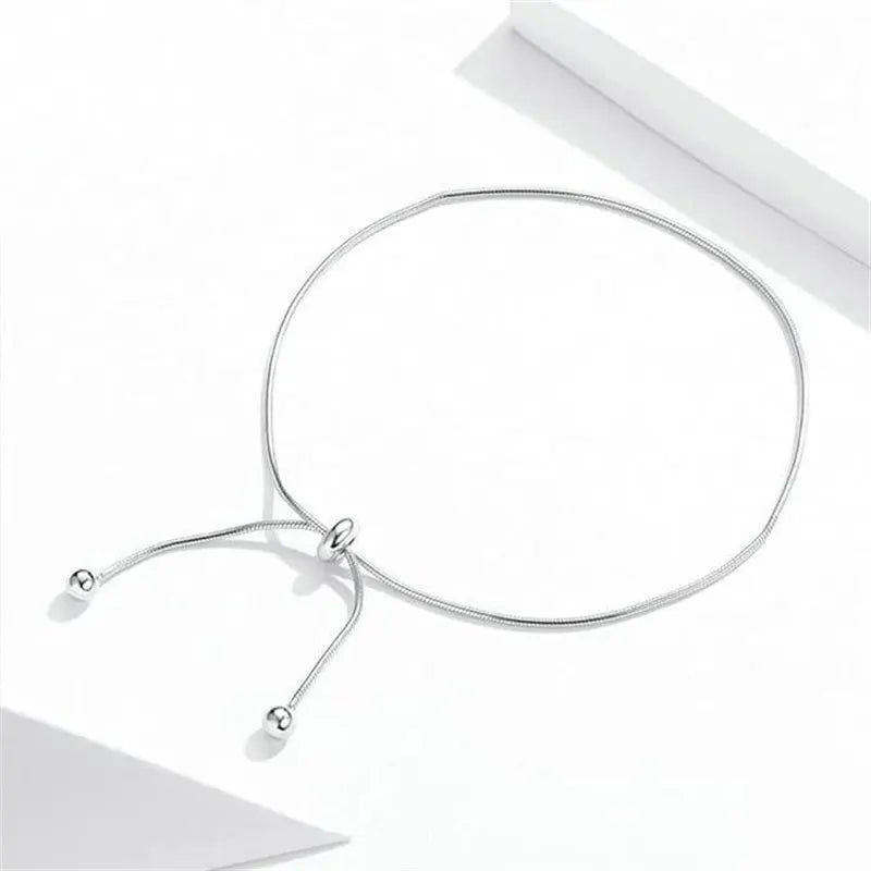 Women's elegant adjustable chain anklet, durable foot jewelry for everyday wear or special occasions.