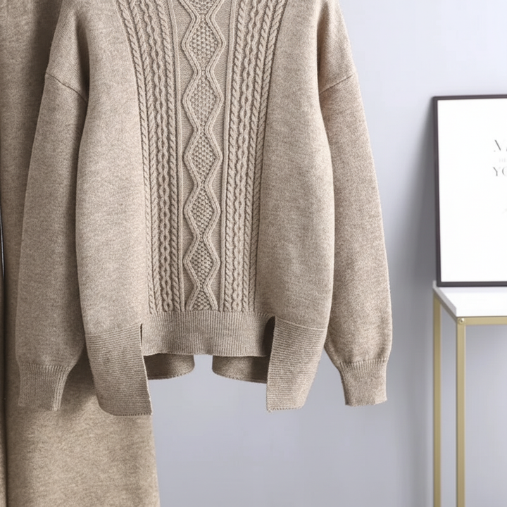 Women's Marina cashmere lounge wear, soft knit, in a cozy yet elegant design for winter fashion