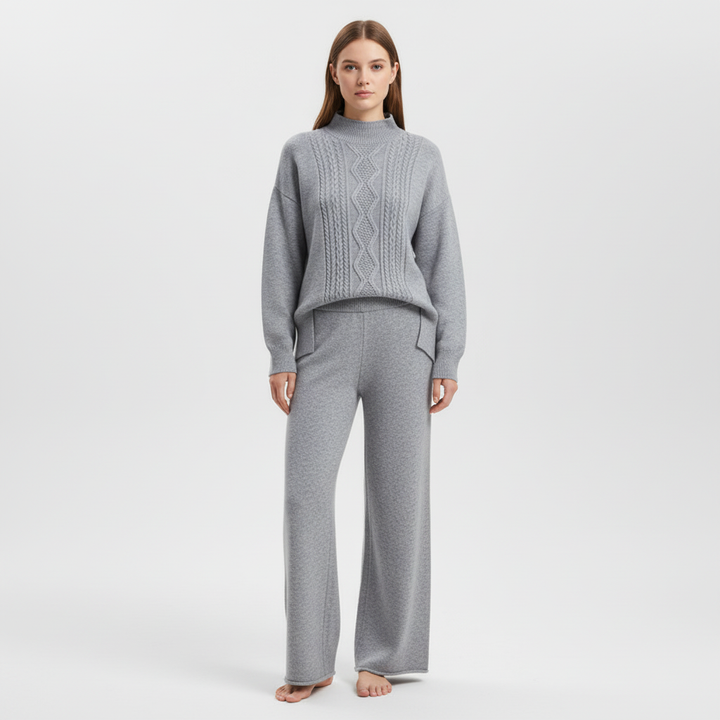 Chic women's two-piece cashmere outfit, Marina, ideal for luxurious lounge wear and winter fashion