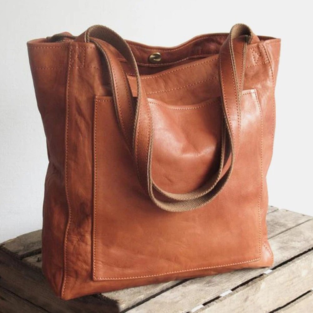 Elegant women's chic shoulder bag with classic design, perfect for everyday fashion and versatile daily carry.