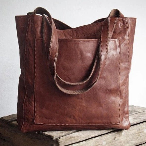 Versatile women's everyday handbag, a chic shoulder bag for daily use, combining fashion with practical style.
