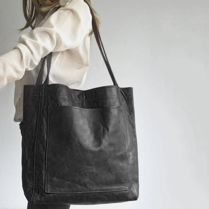 Everyday elegant women's handbag, a chic shoulder bag, perfect for daily use and versatile fashion accessory.